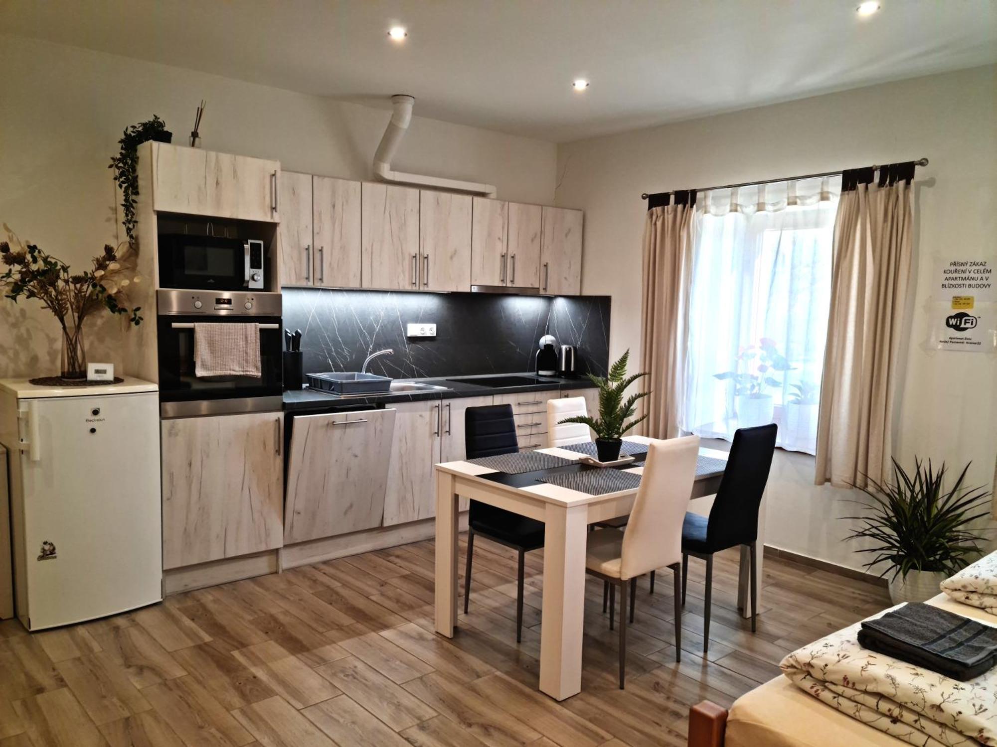 Apartmany Zirec Dvůr Králové nad Labem المظهر الخارجي الصورة