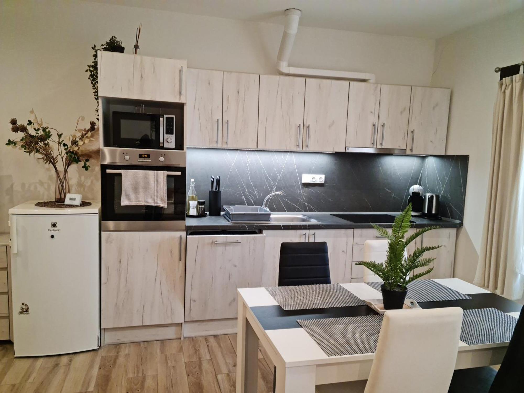 Apartmany Zirec Dvůr Králové nad Labem المظهر الخارجي الصورة